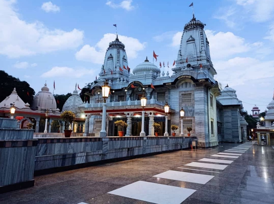 orakhnath Temple, Gorakhpur – prominent religious site with eternal flame