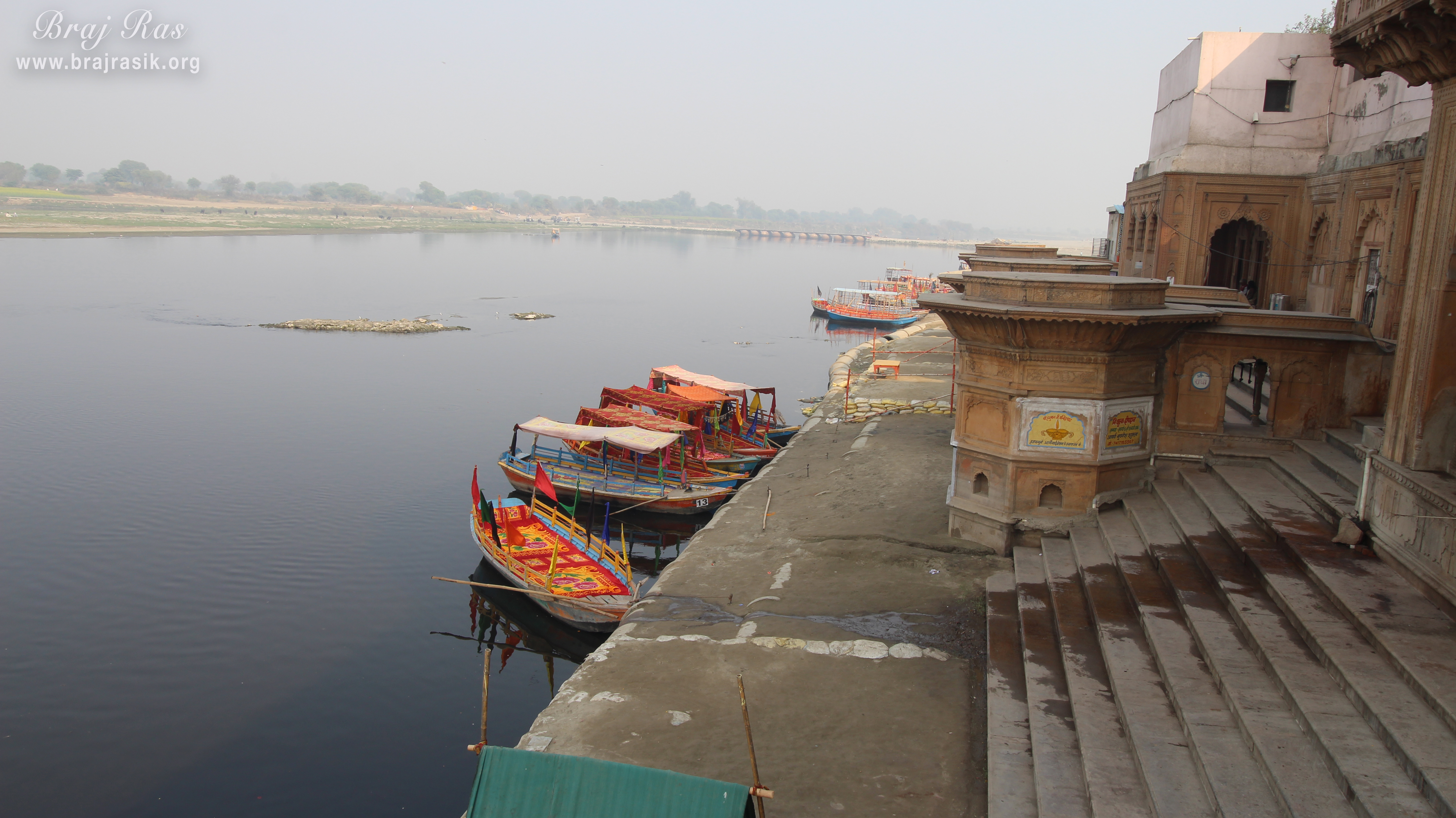Yamuna River Ghats – Spiritual & Serene Experience in Vrindavan