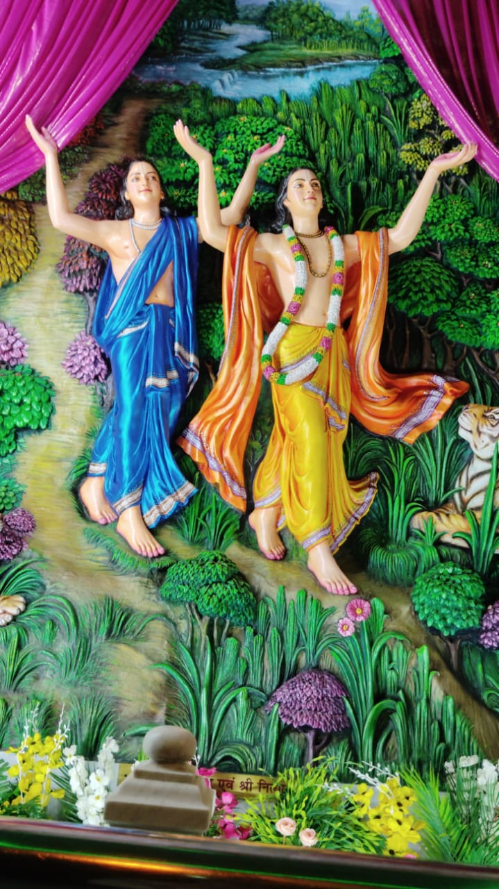 Chaitanya Mahaprabhu Statue in Vrindavan