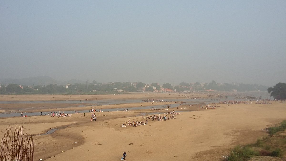 Falgu River flowing between Gaya and Bodh Gaya with Vishnupad Temple on its banks